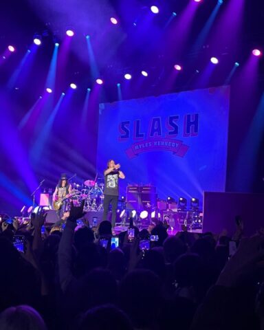 Slash 440184340 433638105920819 3004765179698863779 n